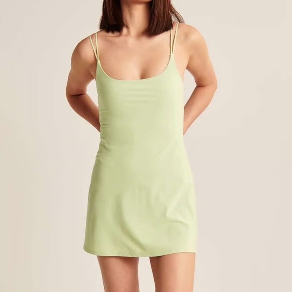 Abercrombie & Fitch The Traveller Mini Active Dress in Green Size‎ Medium